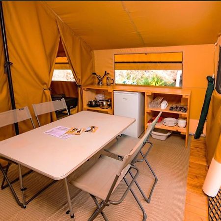 ホテル Camping Onlycamp Les Berges De L'Yonne Coulanges-sur-Yonne エクステリア 写真